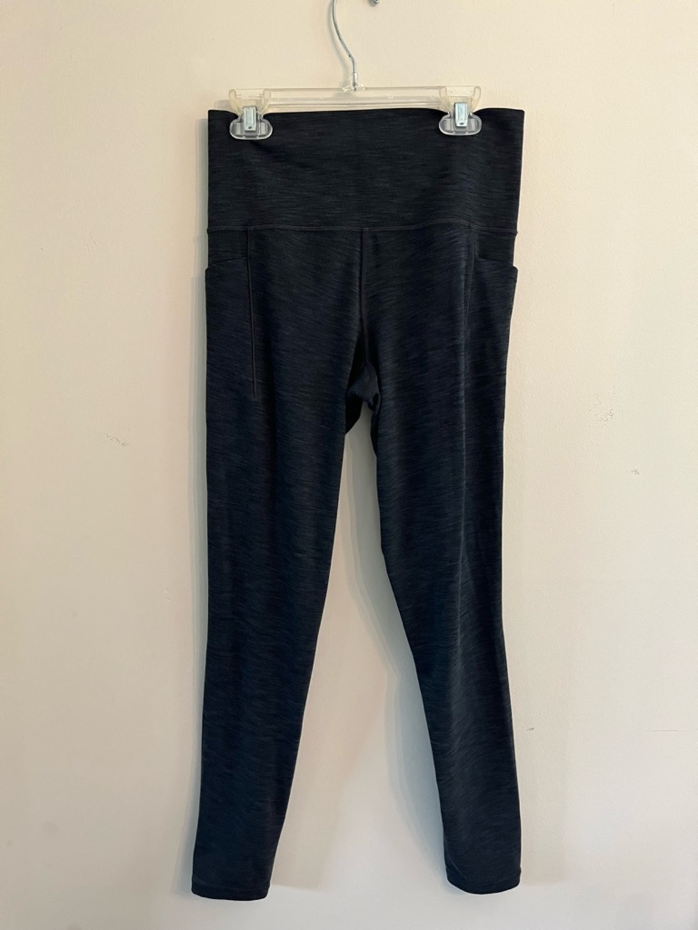 Athleta Salutation 7/8 Black Heathered Leggings